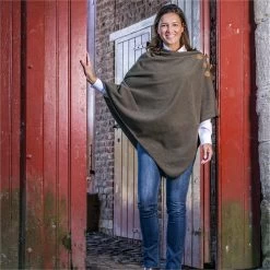 2022 Baleno Womens Elite Fleece Poncho 955BB8TX9GW1 - Moss Green -Equestrian Clothing Store 5047 202220Baleno20Womens20Elite20Fleece20Poncho20955BB8TX9GW120 20Moss20Green20Lifestyle202.700x700