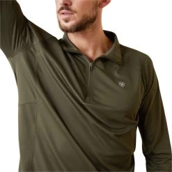 2023 Ariat Mens Sunstopper 1/4 Zip Baselayer 10043608 - Beetle -Equestrian Clothing Store 5856 202320Ariat20Mens20Sunstopper201420Zip20Baselayer201004360820 20Beetle20Close20Up201.700x700